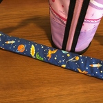 【送料無料】宇宙恐竜柄②水筒紐カバー☆ロングタイプ☆
