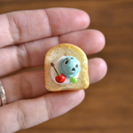 チョコミントアイスクリームのブローチ
