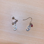 番号変更OK！【両耳】ストーン付き 0〜9のナンバーピアス　数字ピアス  シルバー