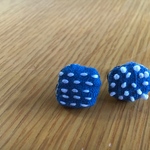 てんてんとポツポツ　藍染に刺し子ピアス