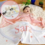出産祝いセット パステルピンク＆リトルスター 名前入りブランケットと名入れハンカチ2枚＆がらがらセット