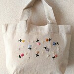 送料無料　＊お花刺繍トートバッグ＊