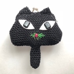 もじゃもじゃお髭の黒猫さん