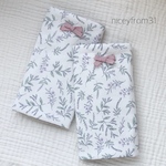 ナチュラルなボタニカルとりぼんの抱っこ紐よだれカバー　サッキングパッド　抱っこ紐カバー