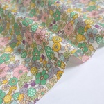 ブロード生地｜110×50cm｜メドーフラワー｜グリーン系｜木の実｜レトロ風｜お花柄｜プリント｜コットン