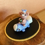 樹脂粘土　こいのぼりに乗ったくまちゃん