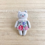猫のブローチ