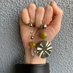 ピスタチオアシメシルバーピアス