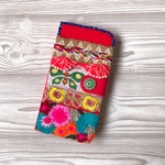 【iPhone/android】ビビッドな 手帳型スマホケース  手帳型iPhoneケース レッド 青いお花の刺繍 iPhone13 iPhone12 iPhone12pro iPhone11