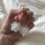 Perl  flower Pierce earring