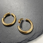 ニュアンス メタルフープ ゴールド チタンピアス