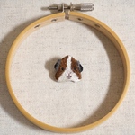 モルモットの手刺繍ブローチ