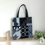 ミナペルホネン 青のシンプルバッグ wolf & flower