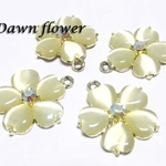 【D-0004】5pcs　キャッツアイストーン　桜　23×20mm　ゴールド　クリア　チャーム