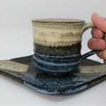 青いモダンなコーヒーカップ