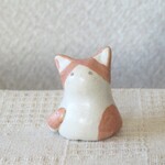 お座り土にゃんこ 茶トラ白