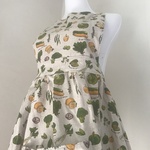 サラダはいかが？野菜がいっぱいリネンのドレスエプロン