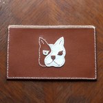 レザーの通帳ケース　（茶色の犬）