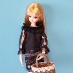 トップス・ドール服.リカちゃんブライスの洋服(黒)