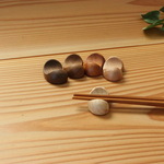 木の箸置き　『アウトレット品⑤』5個セット 豆形 ミニサイズ 木の種類いろいろ