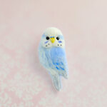 青い小鳥ブローチ　セキセイインコ