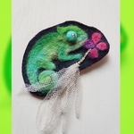 カメレオンのブローチ☆羊毛刺繍