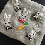 N様用うさぎ柄刺繍ファスナーポーチ