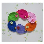 フェルトぼたんつなぎ