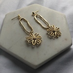 フラワーゴールドピアス/イヤリング