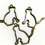 猫チャームレジン枠　金古美　35×42×4mm 3個セット