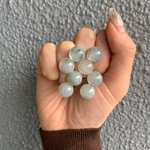 くすみブルーの水滴ピアス