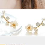 小花ピアス
