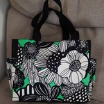 送料込み！北欧花柄と帆布のトートバッグ。