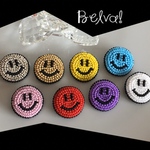 ビーズ刺繍のブローチ　-ニコニコスマイル-