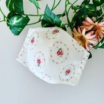ノーズワイヤー入り立体マスク大人用　コットン生地【薔薇プリント】