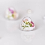 ❀期間限定SALE❀小さな押し花ブーケのぷっくりハートイヤリング/ピアス