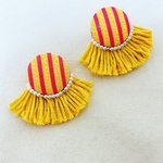 フリンジたっぷりくるみボタンピアス