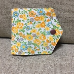 マスクケース　黄色花柄
