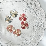 花びらさくイヤリング/ピアス/樹脂ピアス
