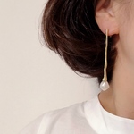 淡水真珠アシンメトリーピアス