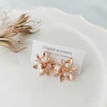 gold flower ピアス/イヤリング 