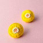 ＜Stella～遊び好きの星～＞刺繍ピアス◎サンライトイエロー◎2way★ロングポスト/アレルギー対応変更可能 