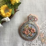 刺繍ブローチ　ダイヤリング