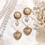 大ぶりアンティークボタン ダブルハートイヤリング/ピアス