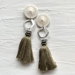 チェコ糸ボタンピアス【サファリ】