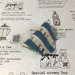 仮置きマスクケース立体マスク用　釣りをするねこちゃん（濃いブルー）