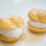 粘土でできたリアルなシュークリーム（軽量）
