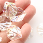 （6個） オーロラ アクリルフラワー花びら パーツ プラスチックパーツ チャーム 小さめアクリルフラワー パーツ 春夏 マリン系 通し穴つき ハンドメイド材料 立体感 (17ｍｍ×20ｍｍ) 