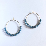 くすみブルーフープピアス