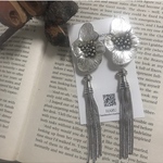 ハンドメイドアクセサリー ハンドメイドイヤリング 大振りイヤリング 大人アクセサリー シルバー シルバーアクセサリー 春夏アクセサリー